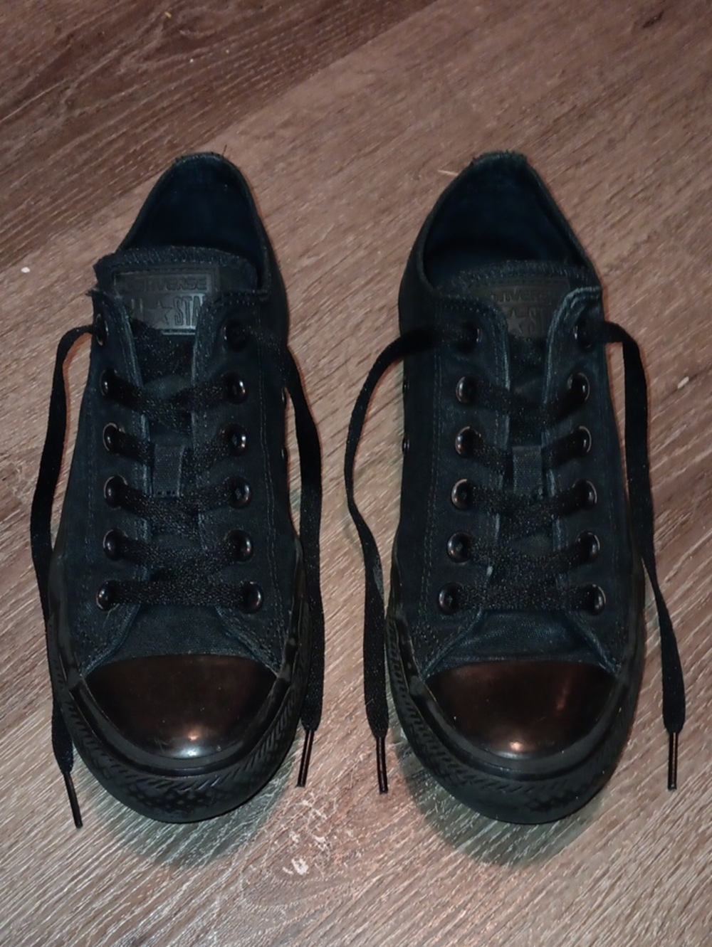 Converse Black Low-Top Sneakers.Men's 6/Women's 8